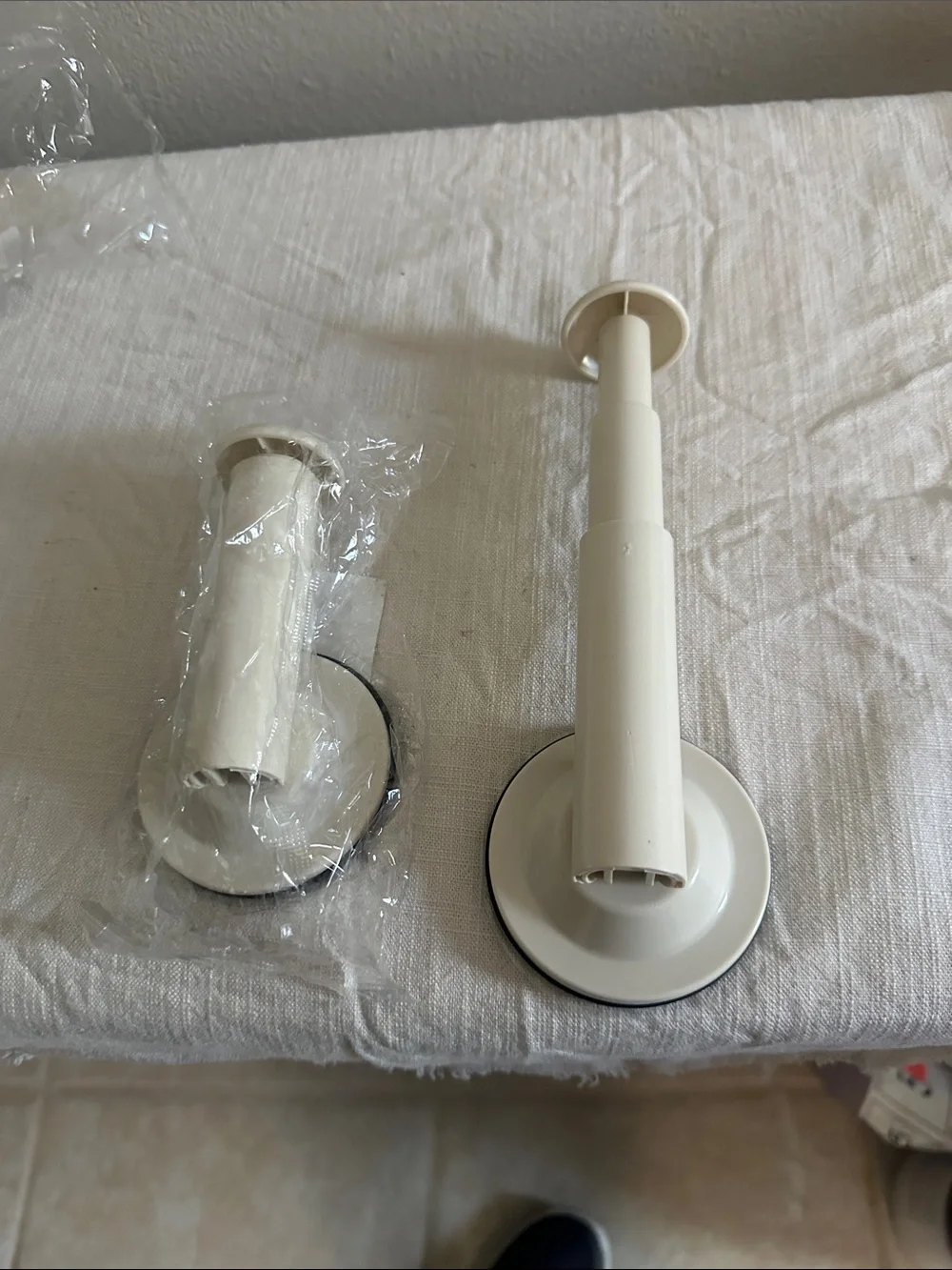 Set of 2 Cream colored adhesive extendable hangers for laundry room NWT